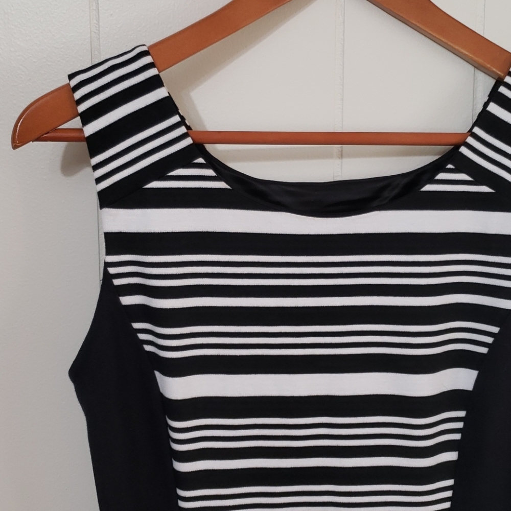 Express Dress Womens Sm Black/White Stripe Ponte Bodycon Modern Contemporary NWT - Picture 3 of 9